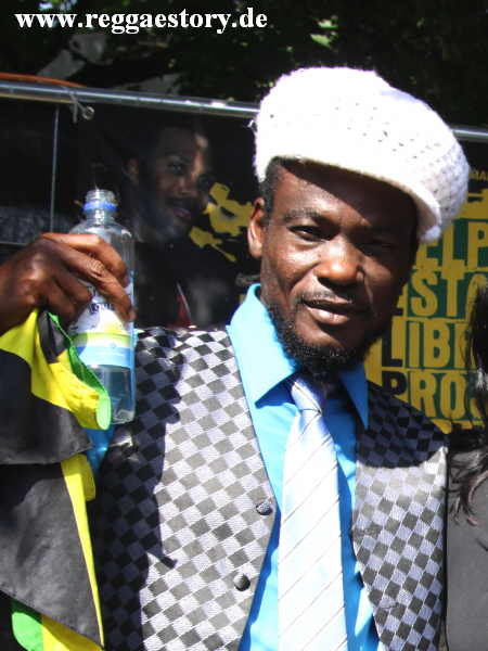 Meeks & Meeks - Backstage - Reggae Jam 2012