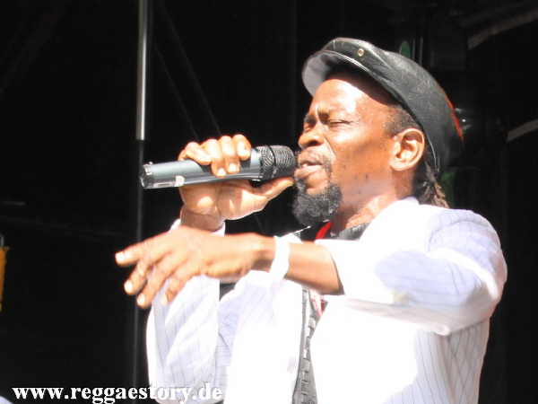 The Silvertones - Reggae Jam 2012