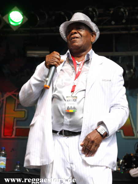 The Silvertones - Reggae Jam 2012