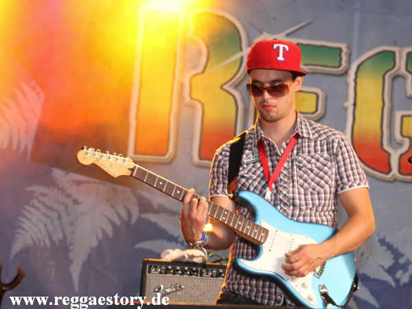 Tobi bei Cornel Campbell - Reggae Jam 2012