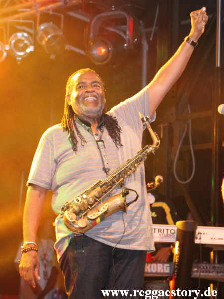 Dean Fraser bei Tarrus Riley - Reggae Jam 2012