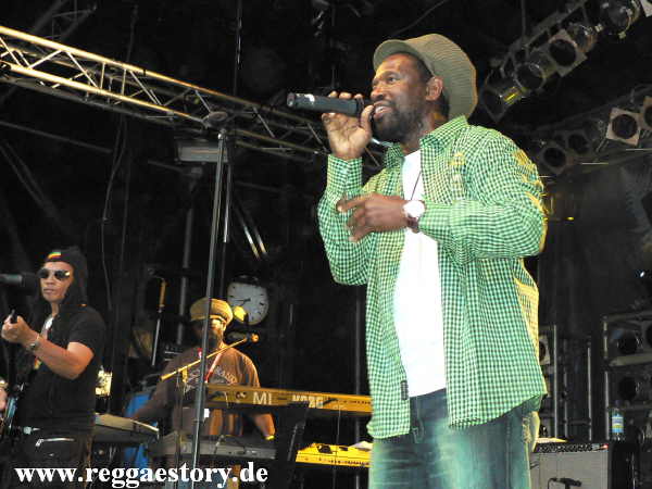Tosh Meets Marley - Kenyatta Biggs - Reggae Jam 2012