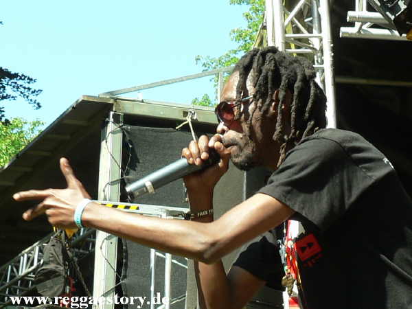 Crosby Bolani - Reggae Jam 2012