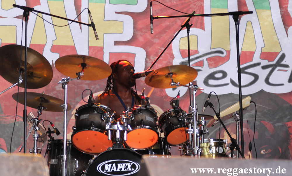 Jahvolution Band