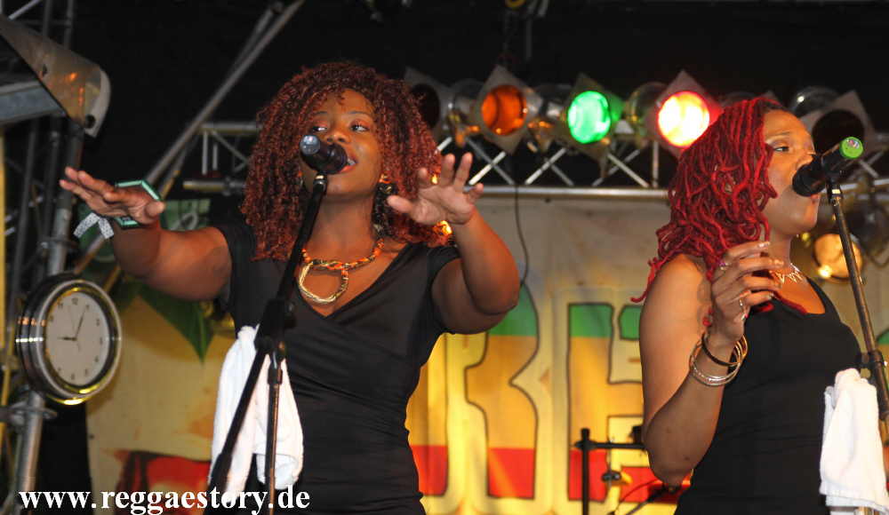 Backgroundsinger bei Shuga