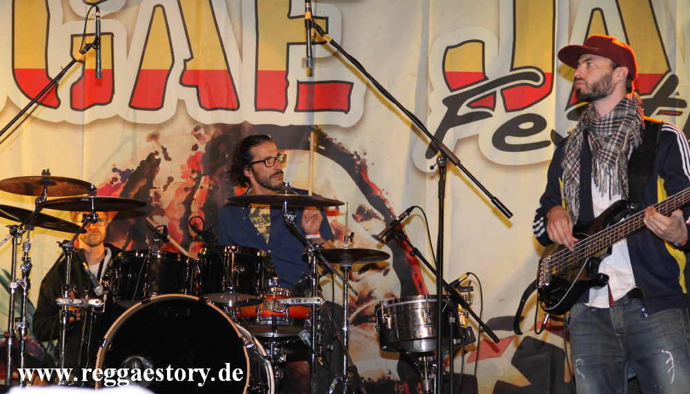 BigFinga + Tobi - The Evolution Band