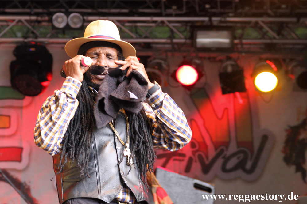 Echo Minott