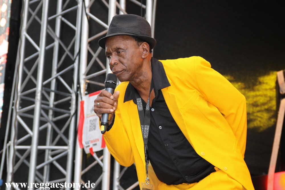 The Heptones - Earl Morgan