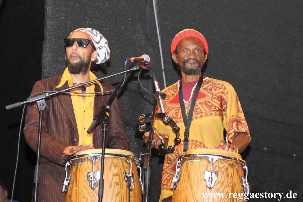 Pachango & Cooly Brown