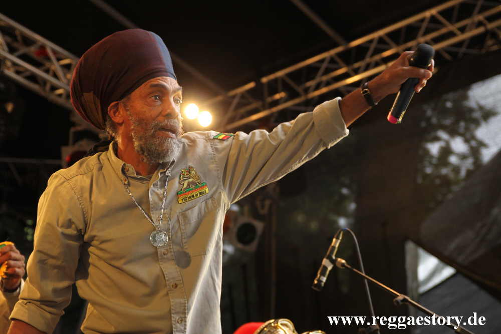 IQulah Rastafari & The Giddeon Family - Reggae Jam 2017