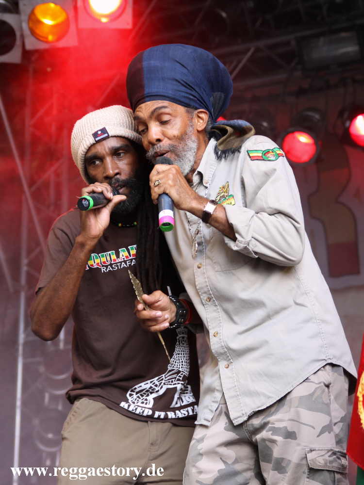 IQulah Rastafari & The Giddeon Family - Reggae Jam 2017