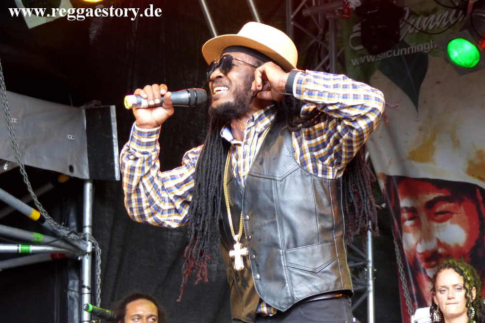 Echo Minott