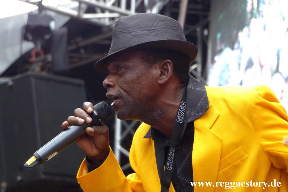 The Heptones - Robert Dacres