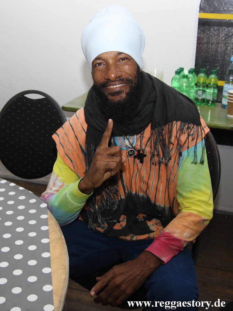 Junior Kelly - Backstage - Reggae Jam 2019