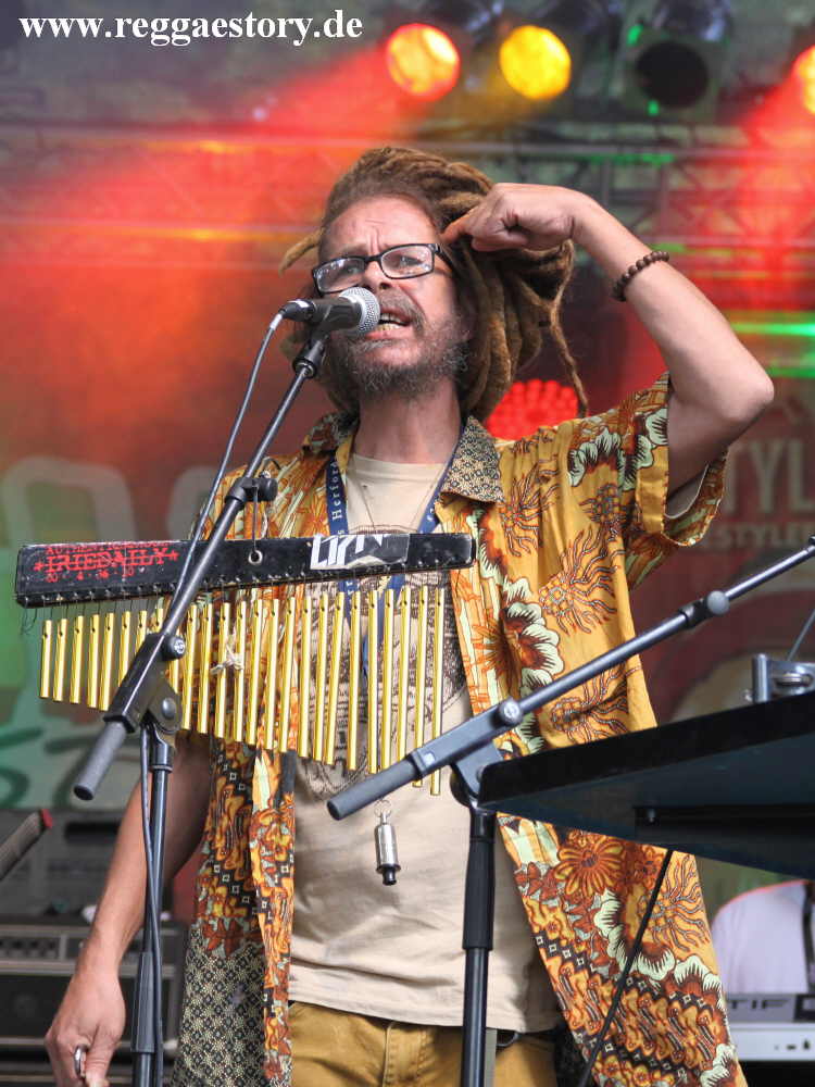 Matthias Reulecke @ Micah Shemaiah - Reggae Jam 2019