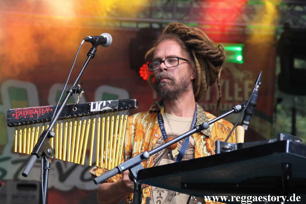 Matthias Reulecke @ Micah Shemaiah - Reggae Jam 2019