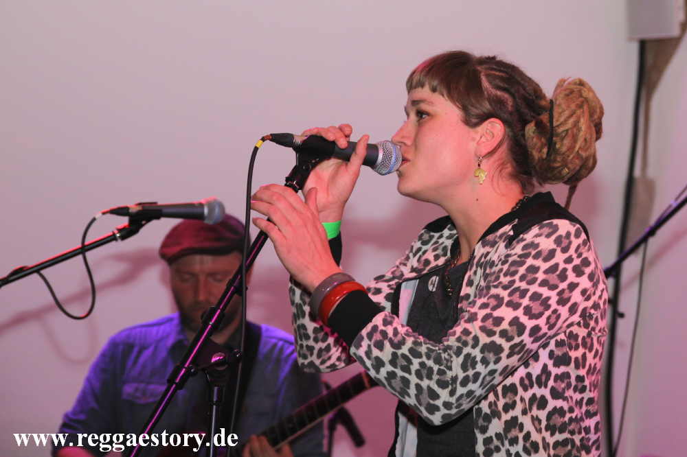 Saral&egrave;ne & The Magic Touch