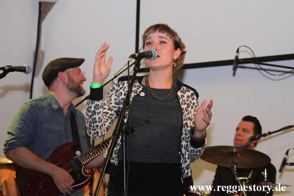 Saral&egrave;ne & The Magic Touch