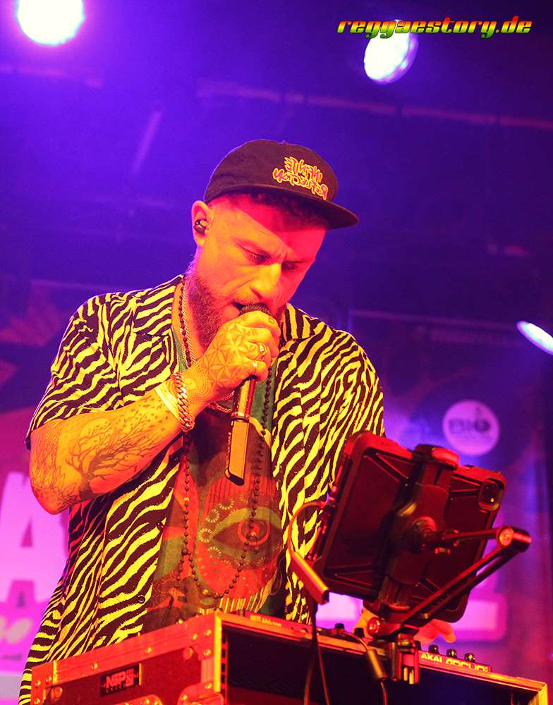 Dub FX and Mr. Woodnote - Astra Berlin