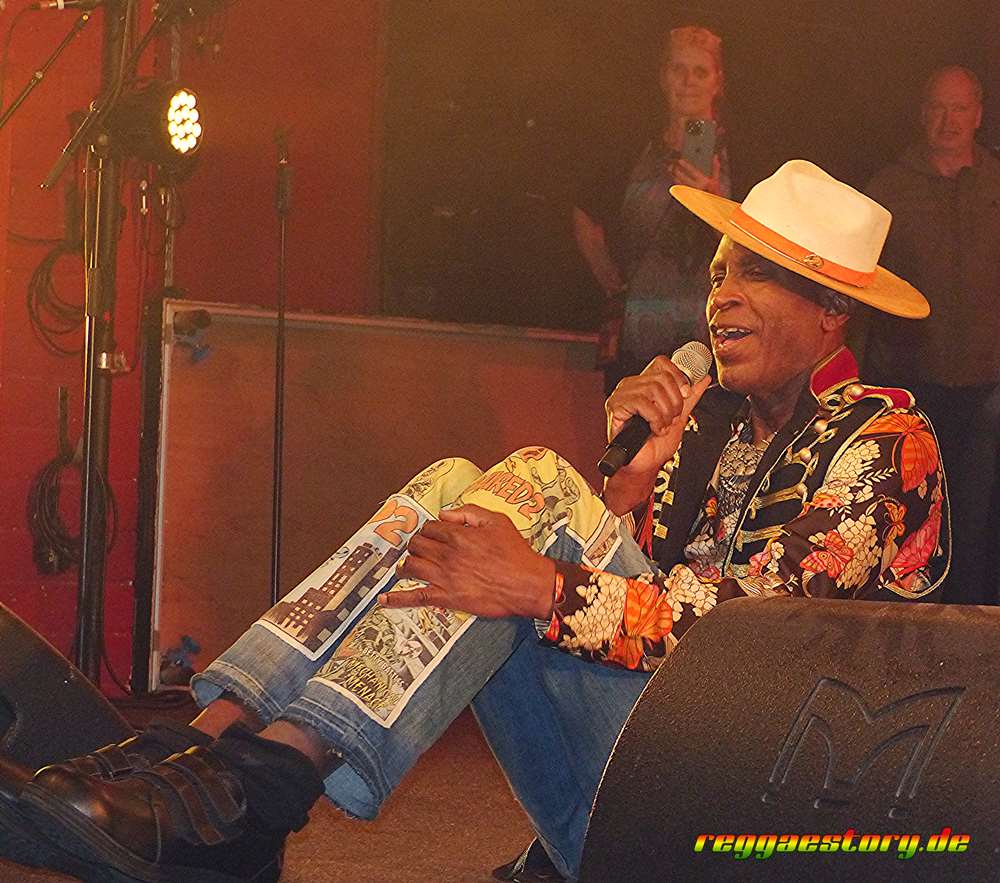 Eek-A-Mouse - Astra Berlin