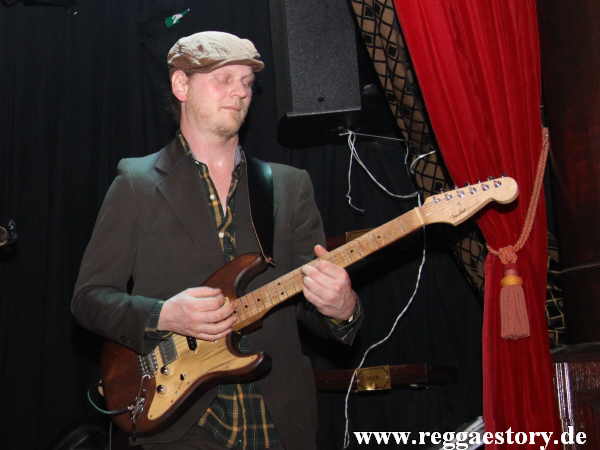 The Steadytones