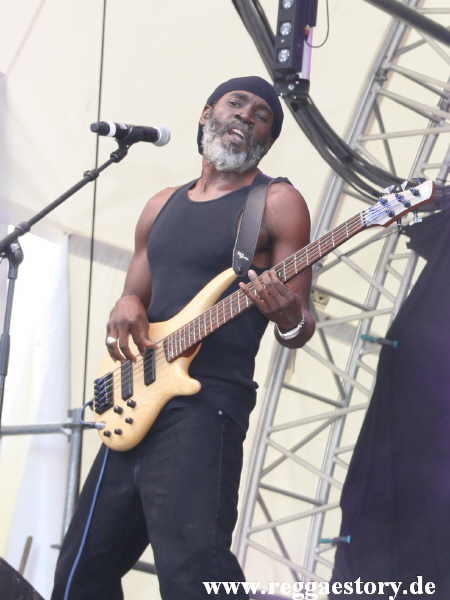 Summerjam 2012 - Midnite