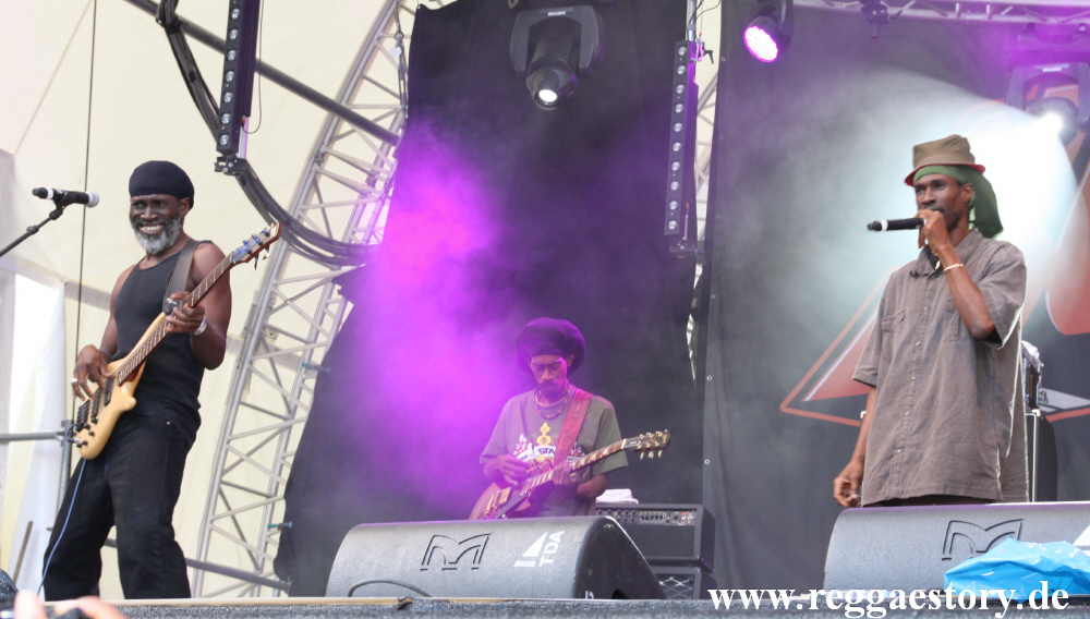 Summerjam 2012 - Midnite
