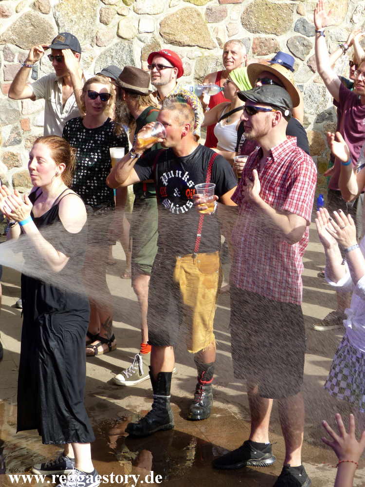 @ Yellow Umbrella - This Is Ska 2022