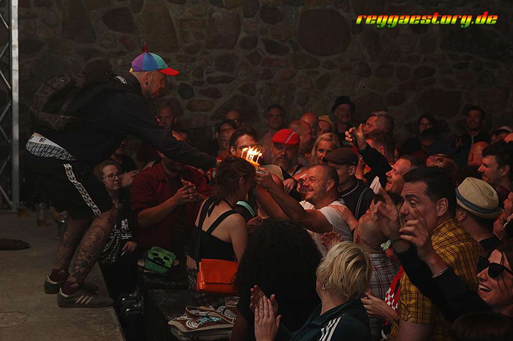 @ The Hotknives - Birthday - TIS 2025