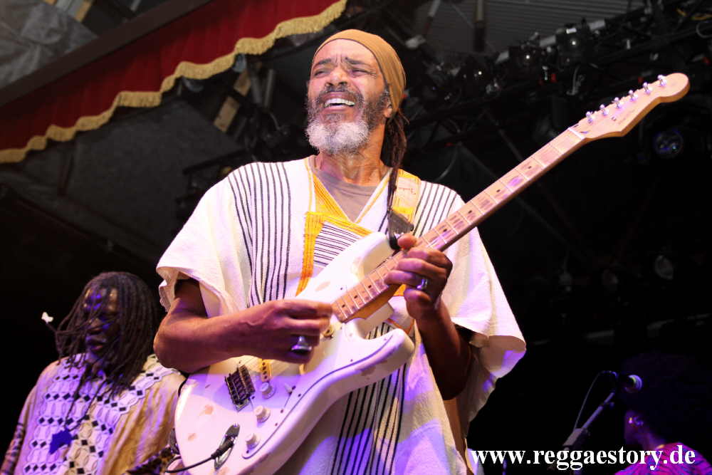 Vivi @ Tiken Jah Fakoly - Festsaal Kreuzberg - Berlin