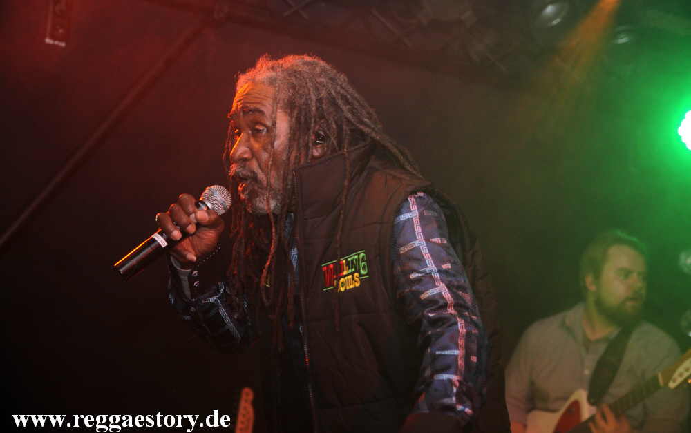 Wailing Souls & The Fireman Crew - Bread