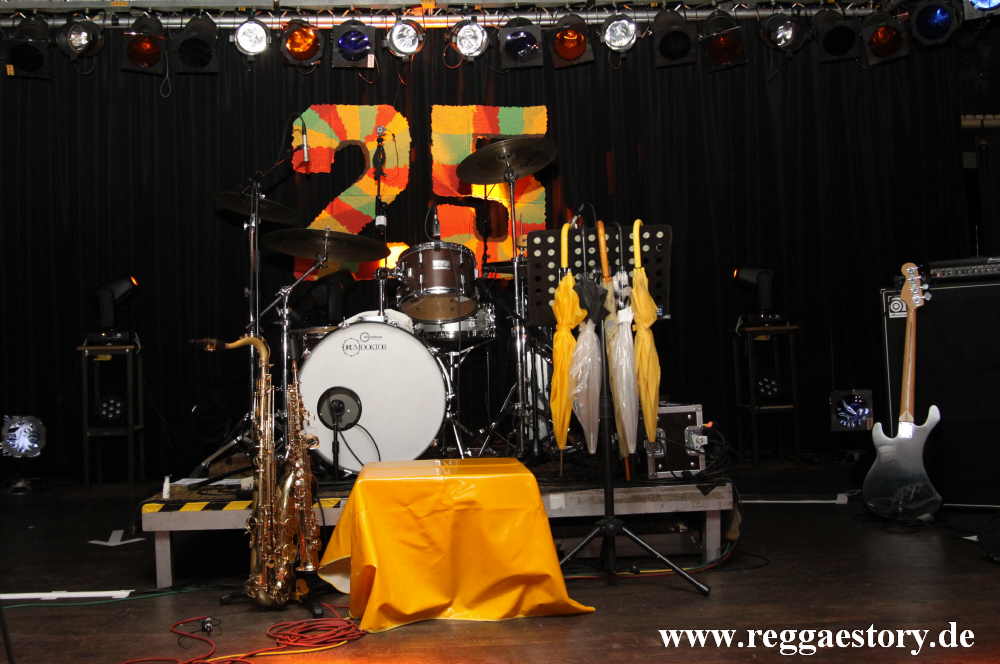 Yellow Umbrella - 25 Jahre