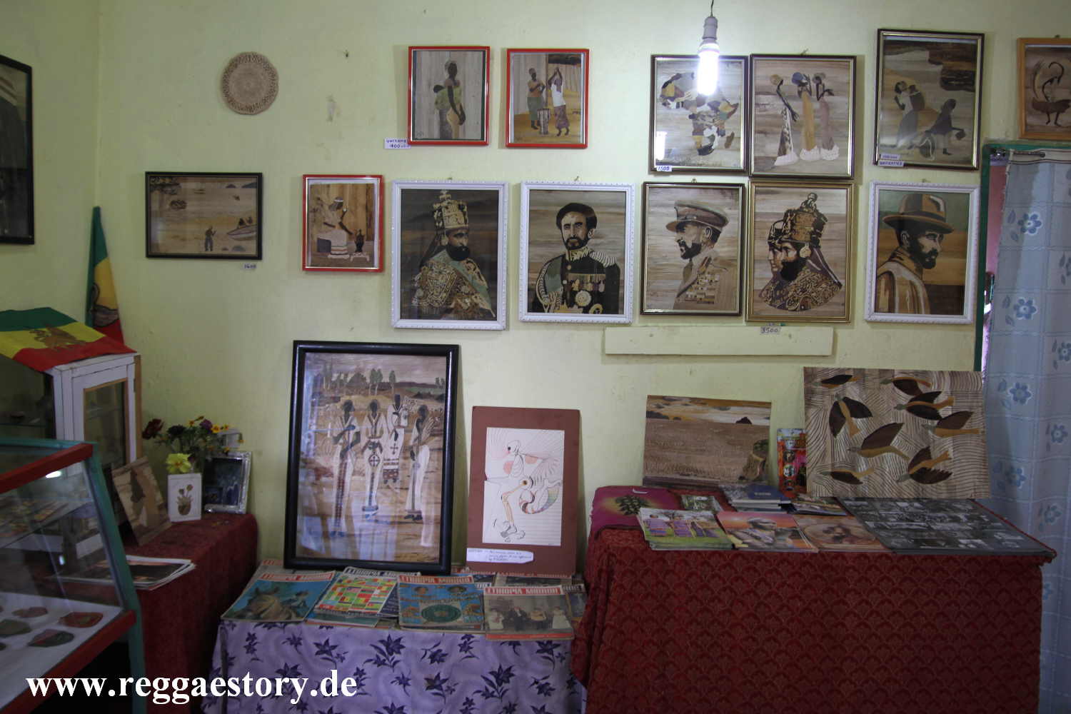 Ras Hailu - Banana Art Gallery
