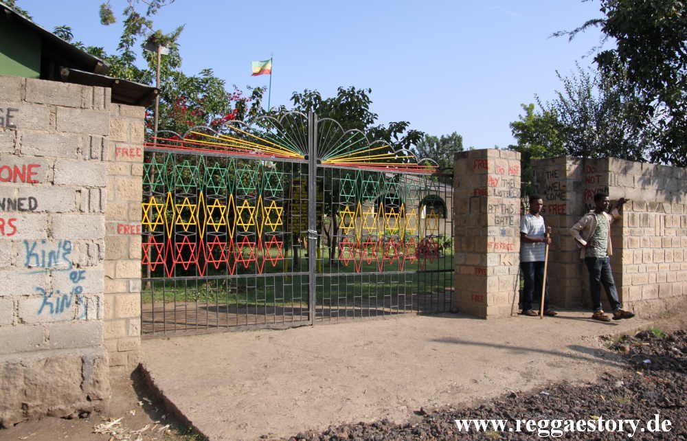 Ethiopia - Shashemene - Tabernakel - Gate