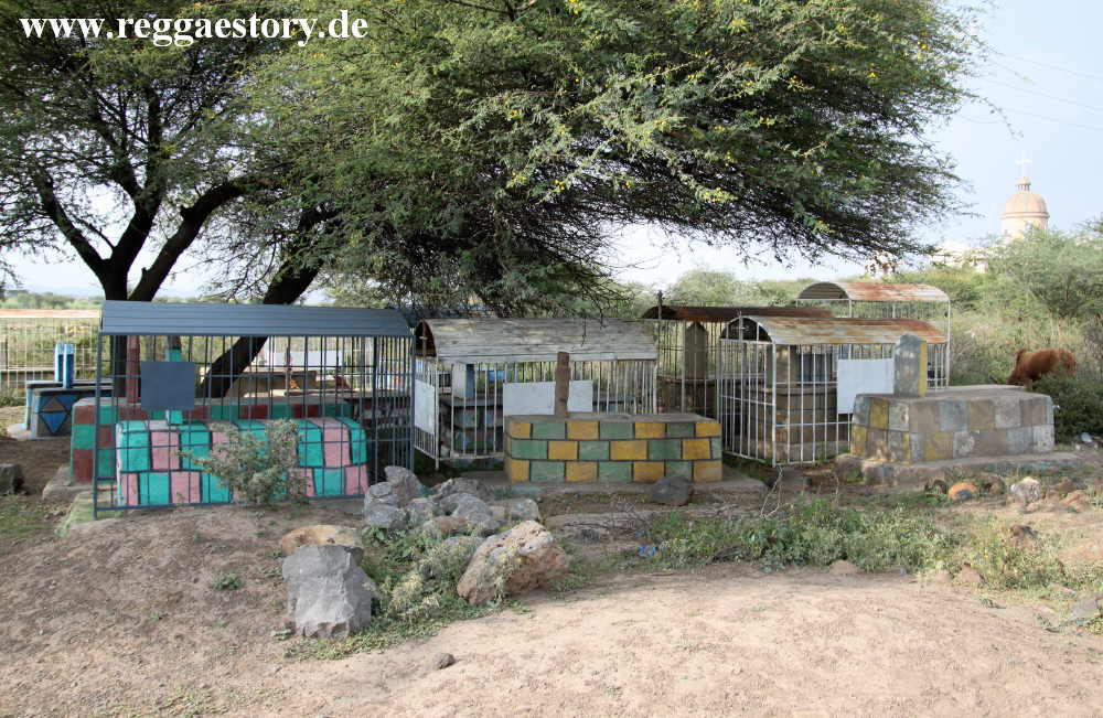 Ethiopia - Oromia - Welenchiti - Church + Cemetary