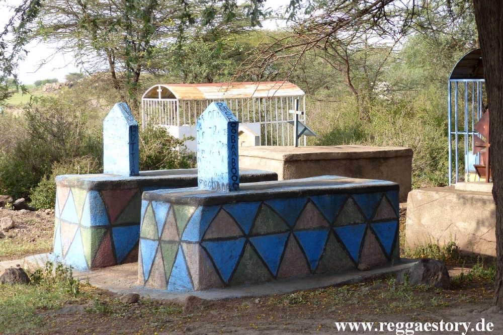 Ethiopia - Oromia - Welenchiti - Church + Cemetary