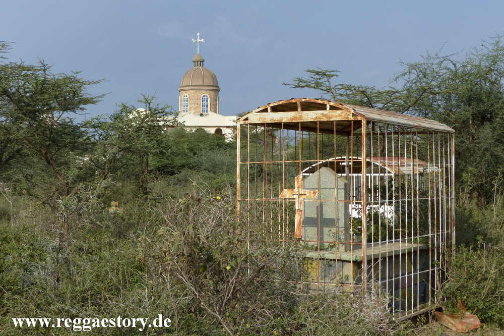 Ethiopia - Oromia - Welenchiti - Church + Cemetary