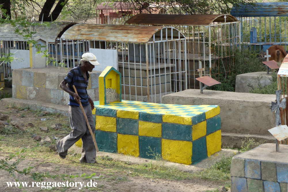 Ethiopia - Oromia - Welenchiti - Church + Cemetary