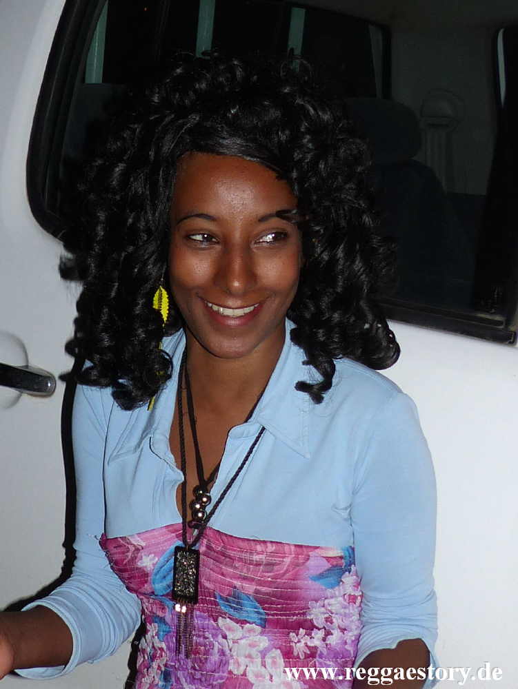 Ethiopia - Awash - Genet Hotol - Amharische Kellnerin