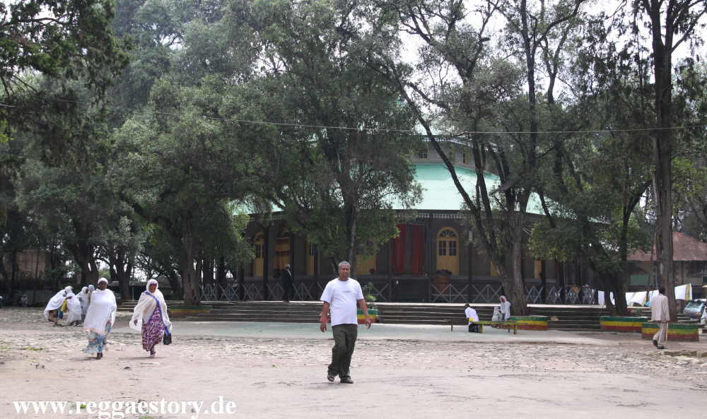 Keranyo Medhanealem Church - Addis Ababa