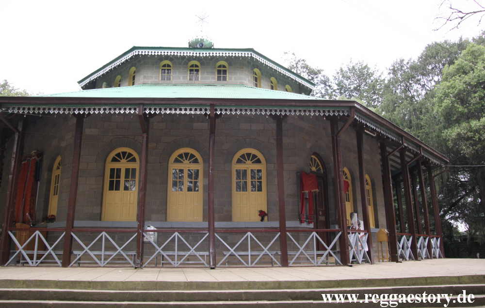 Keranyo Medhanealem Church - Addis Ababa