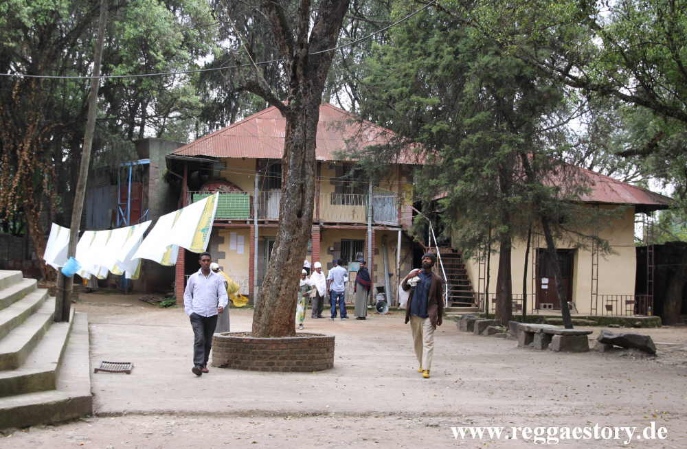 Keranyo Medhanealem Church - Addis Ababa