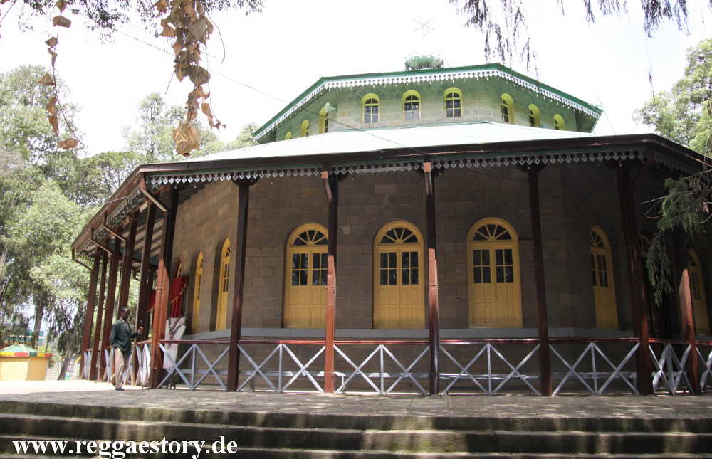 Keranyo Medhanealem Church - Addis Ababa