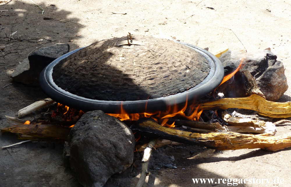 Injera - Ari Village - Jinka - Ethiopia