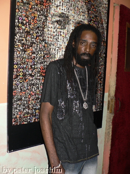 Doniki in den Tuff Gong Studios