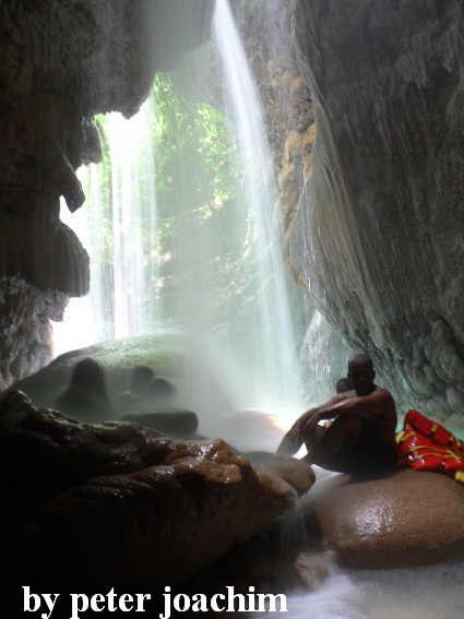 In der H&ouml;hle unter den Somerset Falls