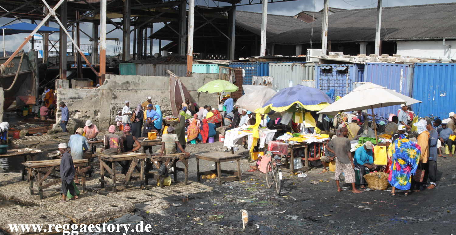 Zanzibar - Stone Town - Fischmarkt Dhauhafen