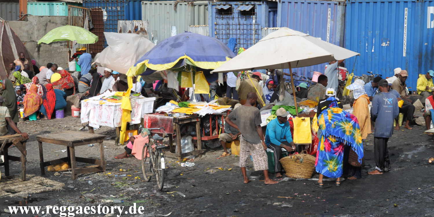 Zanzibar - Stone Town - Fischmarkt Dhauhafen