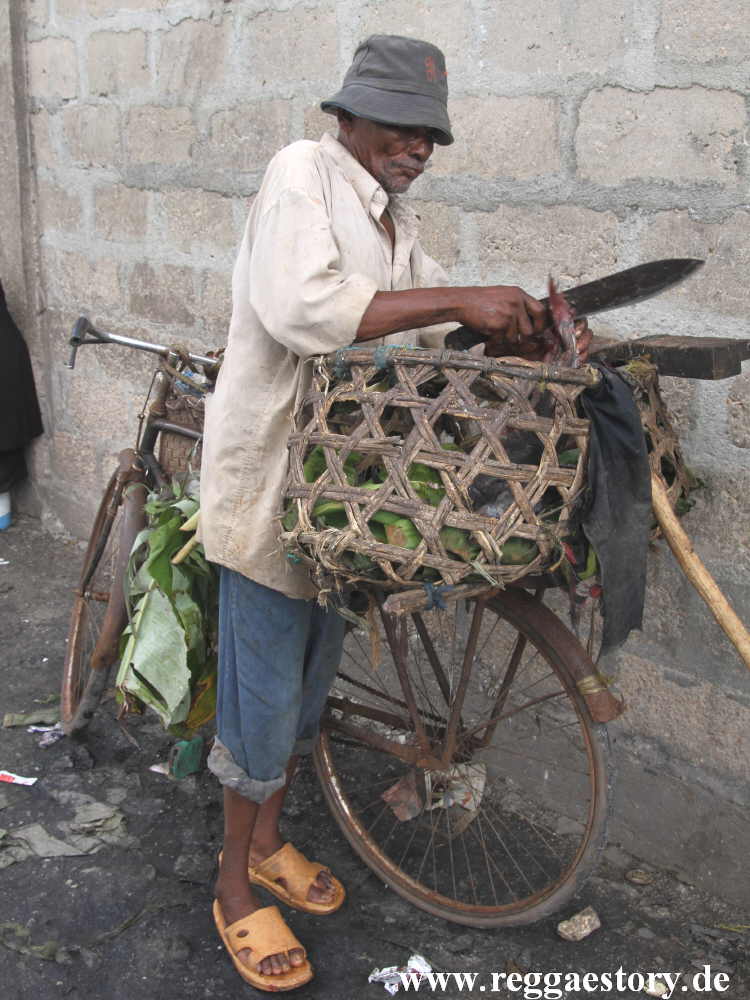 Zanzibar - Stone Town - Fischmarkt Dhauhafen