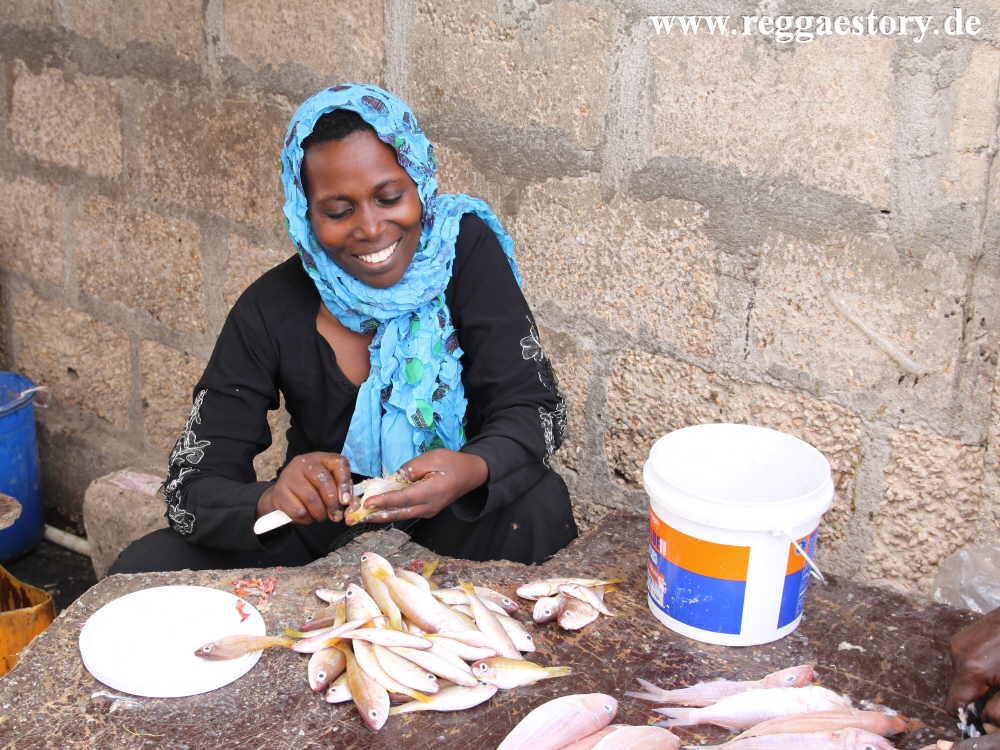 Zanzibar - Stone Town - Fischmarkt Dhauhafen